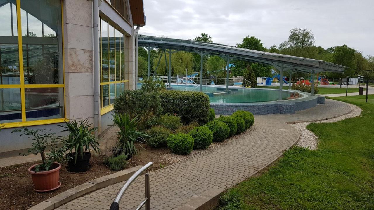 Zafir Sziget Apartman Sárvár Εξωτερικό φωτογραφία