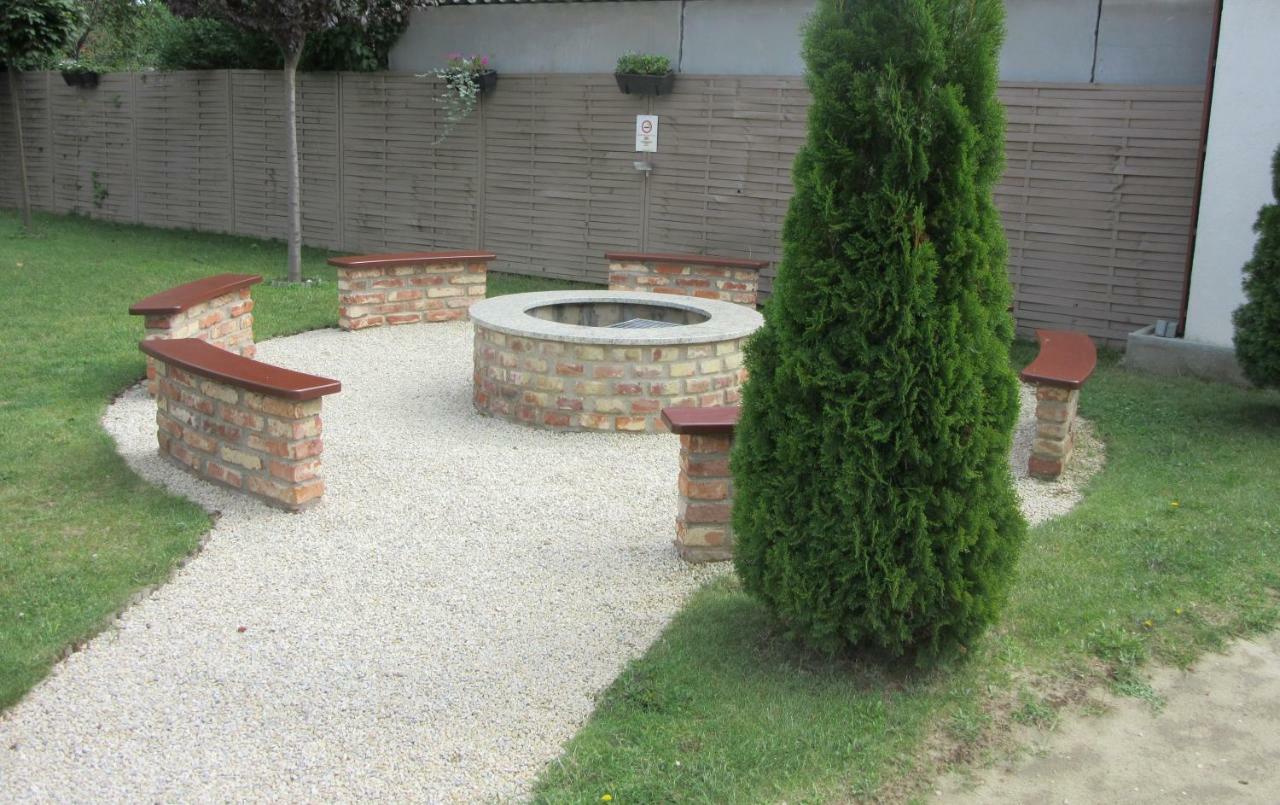 Zafir Sziget Apartman Sárvár Εξωτερικό φωτογραφία
