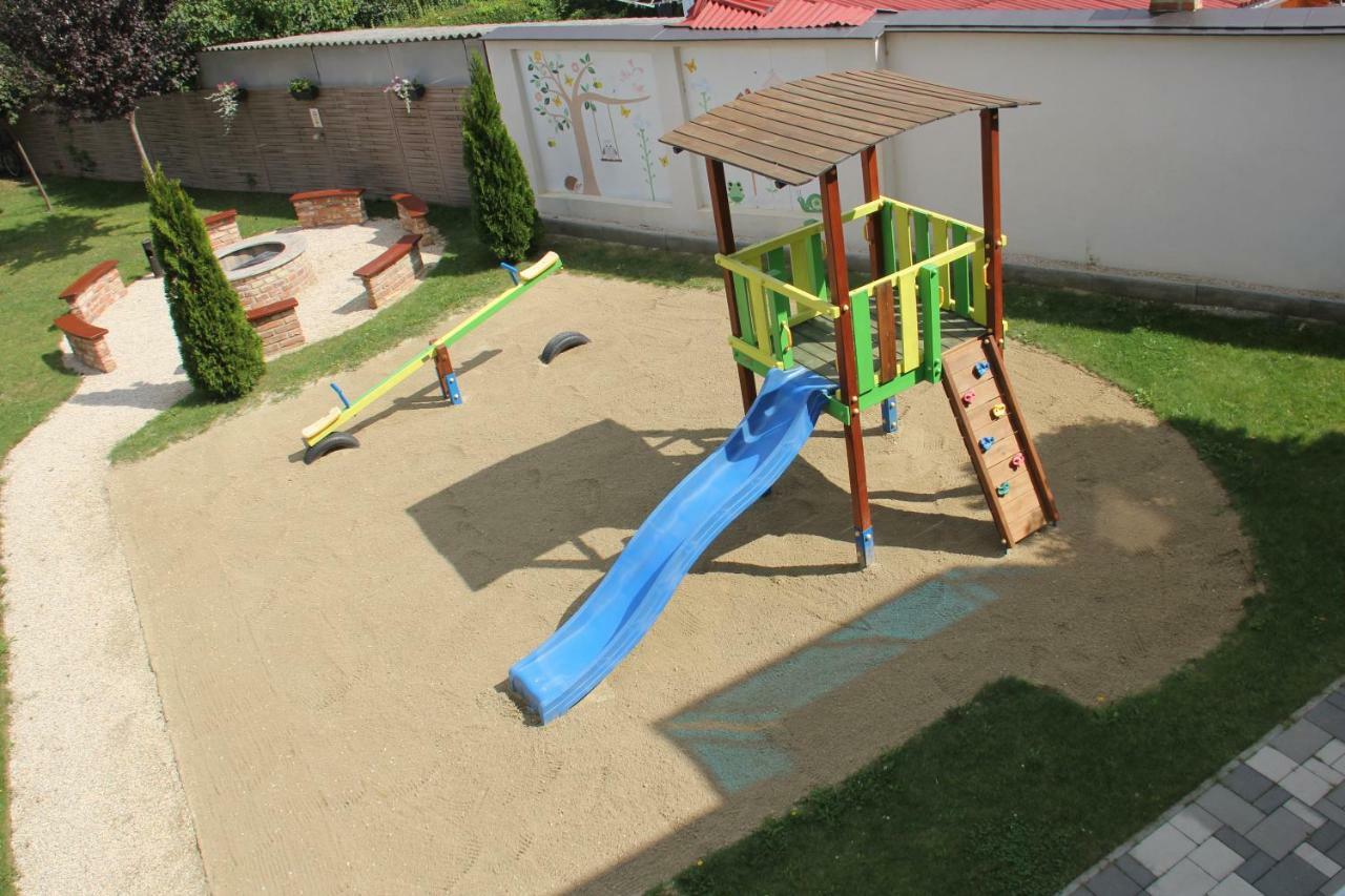 Zafir Sziget Apartman Sárvár Εξωτερικό φωτογραφία